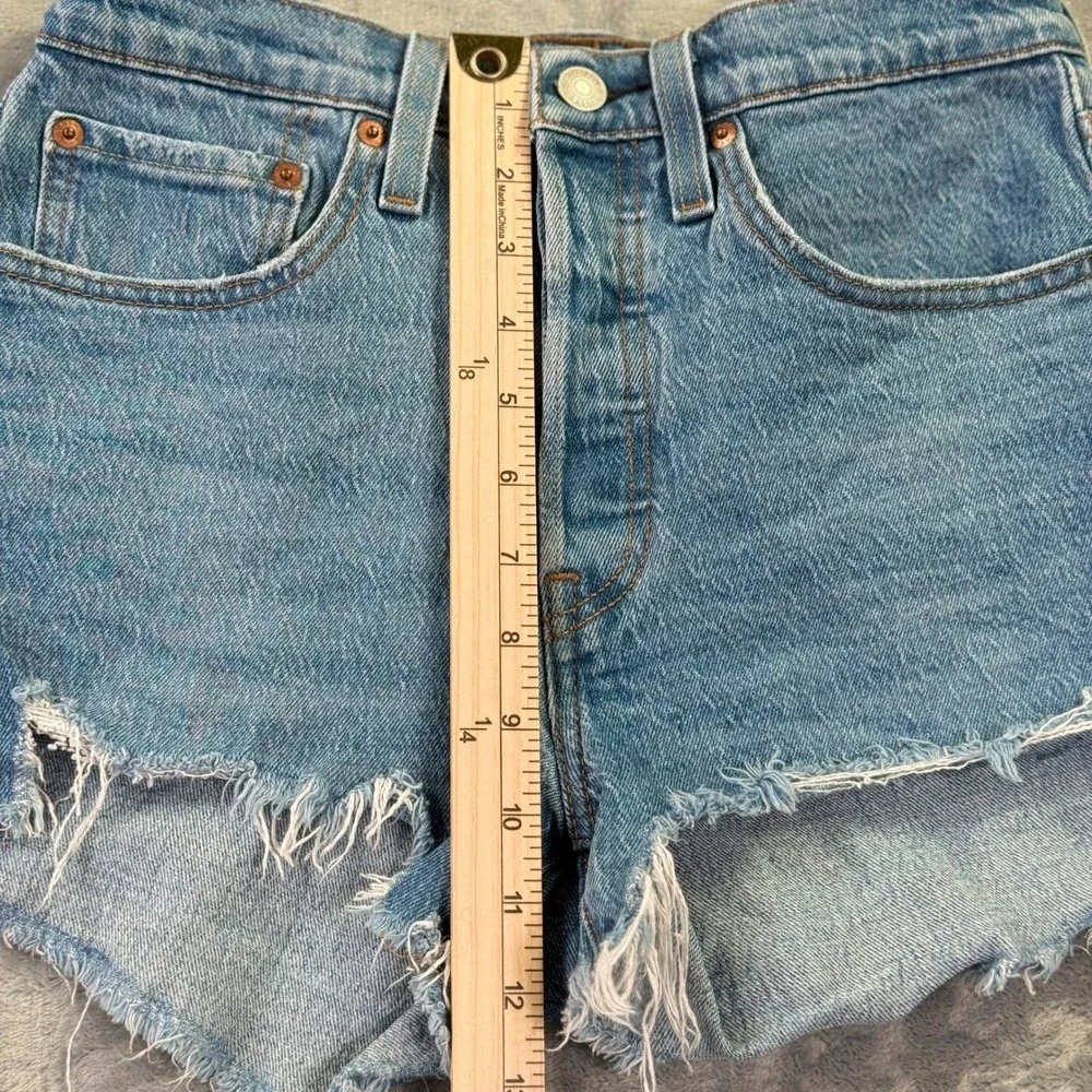 Levis 501 Original High Rise Denim Shorts Medium Wash Cut Off Size 26 56327-0251